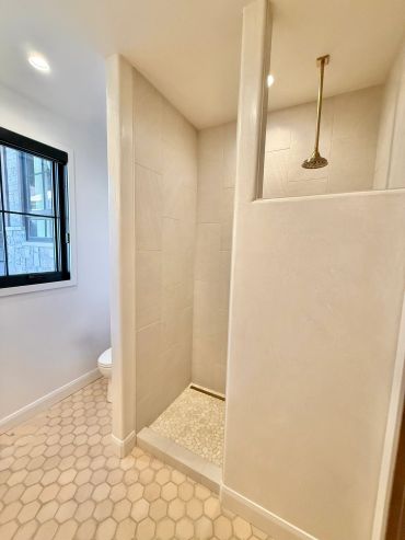 Grand entryway foyer design